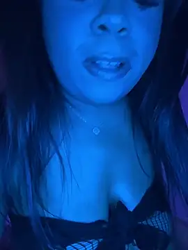 camiliaskye online show from June 22, 4:09 am