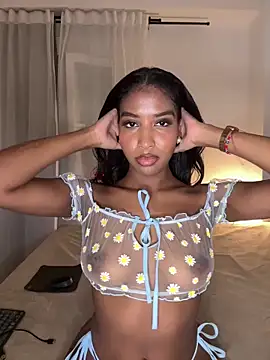 IamCrystal2 online show from February 1, 1:04 am