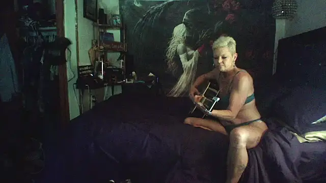 jadegilf1 online show from April 16, 4:50 pm