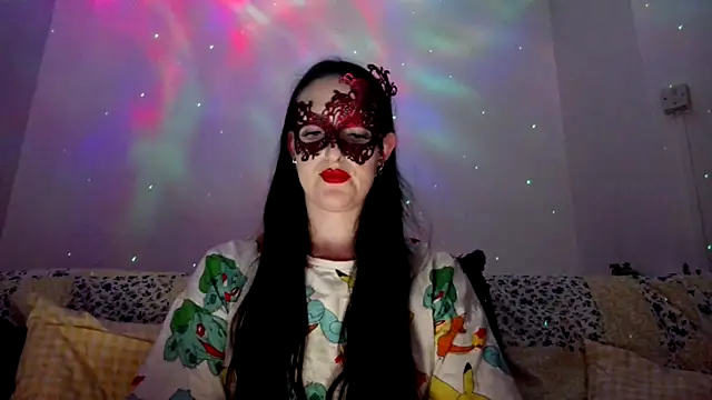 LexiSnowUK online show from December 2, 5:15 pm