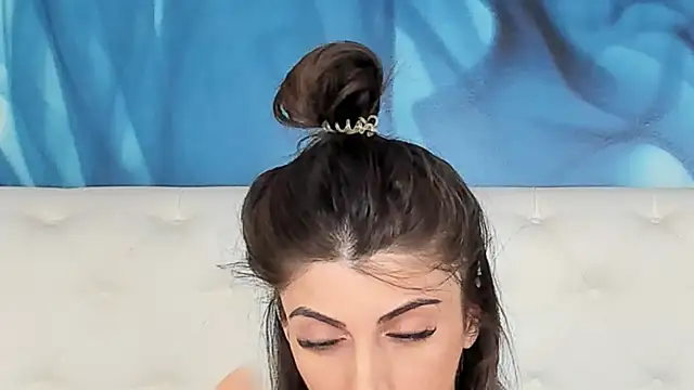 SkinnyDolly online show from September 9, 2:11 am