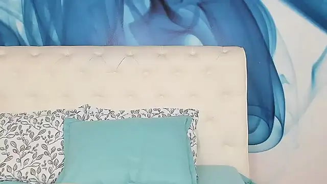 SkinnyDolly online show from October 26, 3:02 am