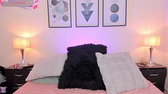 JulianaWaldo online show from September 16, 1:08 pm