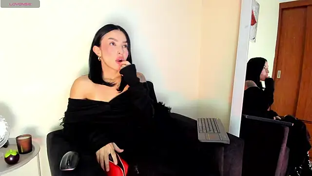 victoria  lace  online show from January 11, 3:22 am