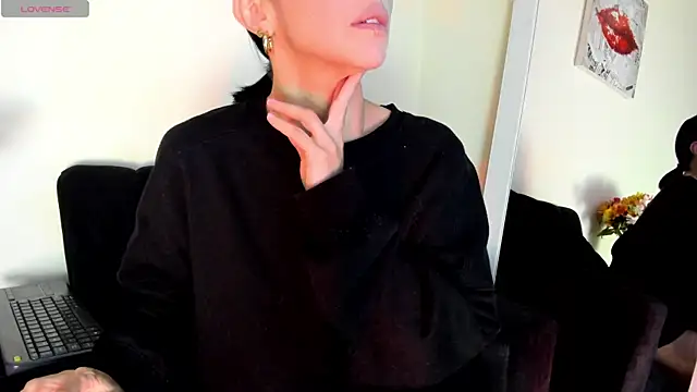 victoria  lace  online show from April 17, 12:13 am