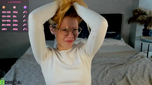 Esme Runn online show from May 13, 3:12 am
