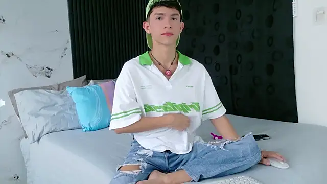 Noah tyler  online show from February 2, 6:07 pm