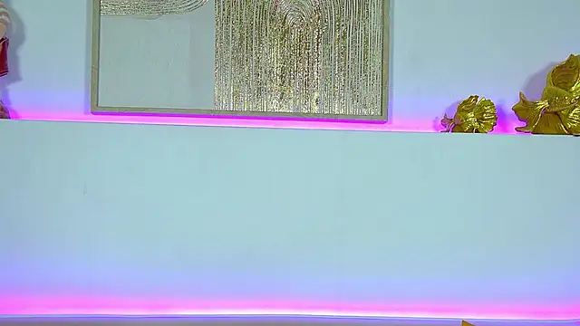 AlexandraBloom online show from December 18, 6:34 pm