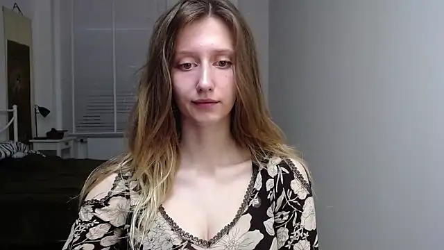 Snapshot of LUNA_delight chatting on October 22, 5:23 am LUNA delight online show from October 22, 5:23 am