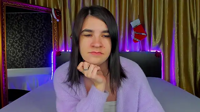  Polly Love  online show from December 15, 1:05 pm