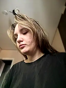 Holly Molii online show from November 29, 7:12 am