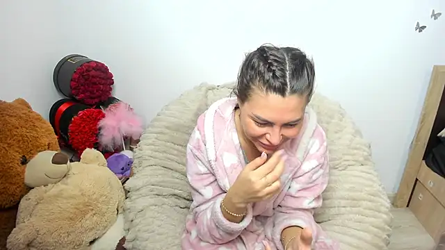 kilenyapatrice online show from February 6, 1:47 pm