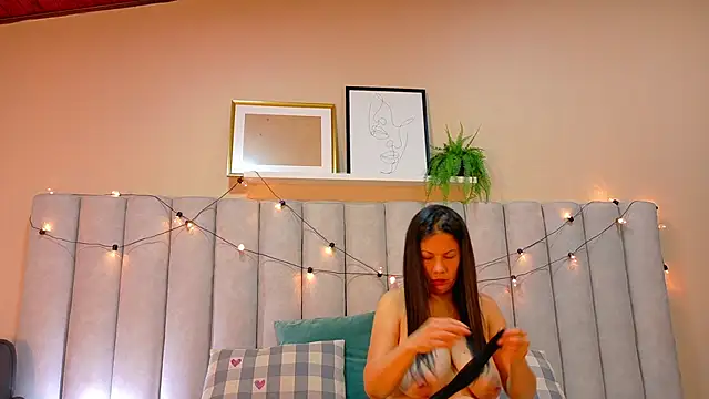 JaylaScott   online show from November 30, 11:58 am