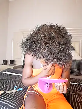 NUBIANBLACKDIAMOND96 online show from October 22, 1:43 am