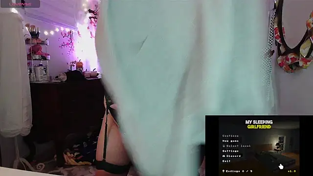 Sweetleeahxx online show from December 13, 11:10 pm