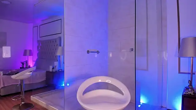 GigiVolkova online show from October 31, 6:15 am