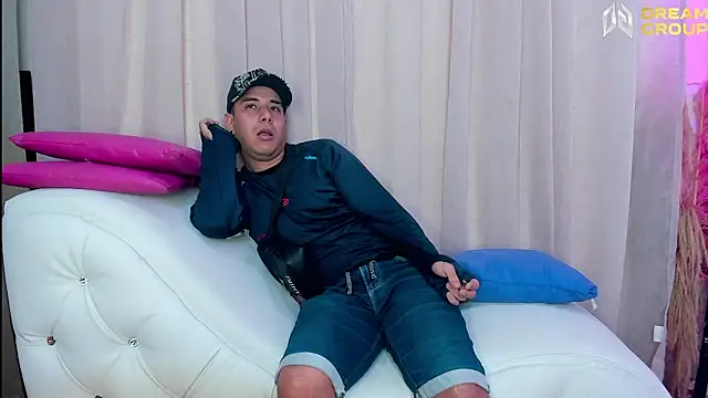 Yourslust  online show from April 4, 1:10 pm