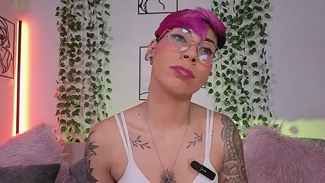 MiaMorgan  online show from March 21, 1:05 pm