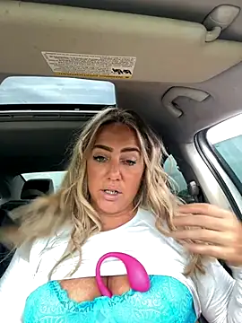 Snapshot of sunshinekisses chatting on September 12, 5:20 pm sunshinekisses online show from September 12, 5:20 pm