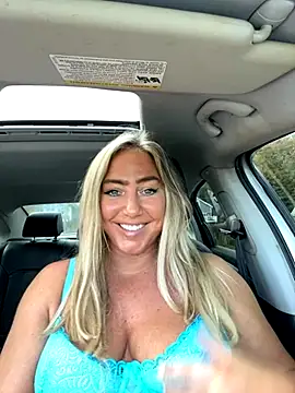 Snapshot of sunshinekisses chatting on October 11, 5:26 pm sunshinekisses online show from October 11, 5:26 pm