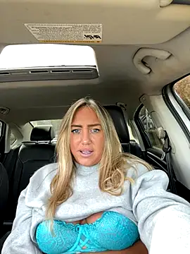 Snapshot of sunshinekisses chatting on October 16, 5:59 pm sunshinekisses online show from October 16, 5:59 pm