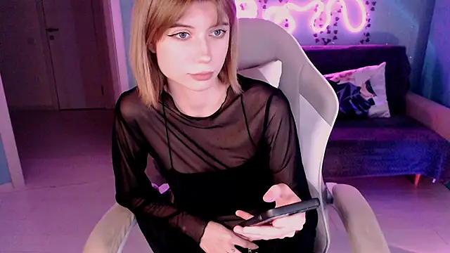 Snapshot of Sweet_Richal chatting on October 16, 9:17 pm Sweet Richal online show from October 16, 9:17 pm