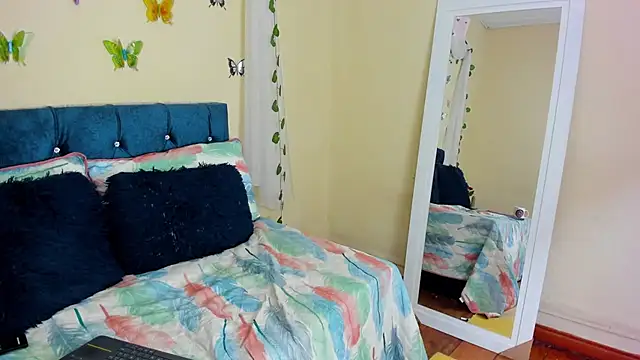 cristalwalker   online show from October 1, 12:54 pm