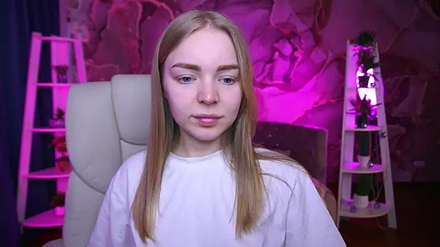 EmilySunshineS online show from March 13, 7:42 am