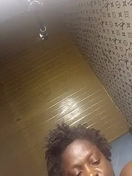 Crazybitchtheanalgoddess4 online show from December 18, 12:04 am