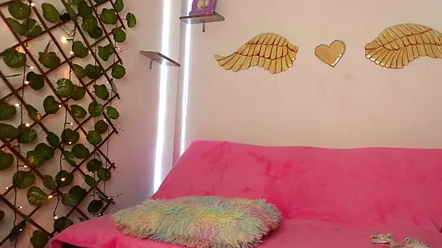 littleayshel online show from September 18, 2:15 pm