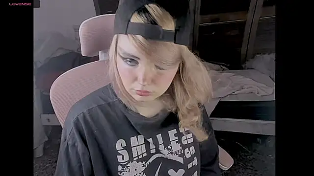 Cinnamondoll19 online show from September 20, 8:23 am