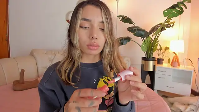 Mollymoon1 online show from February 23, 9:25 pm