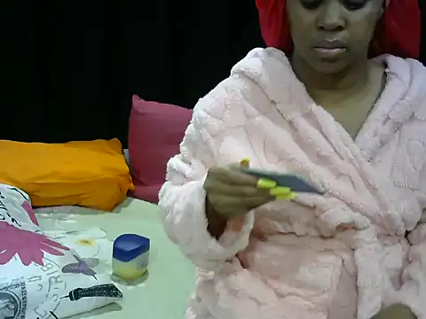 Pearl 00 online show from May 12, 4:57 pm
