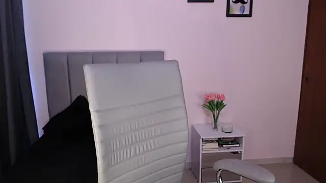In-your-dreams- online show from May 6, 8:02 pm