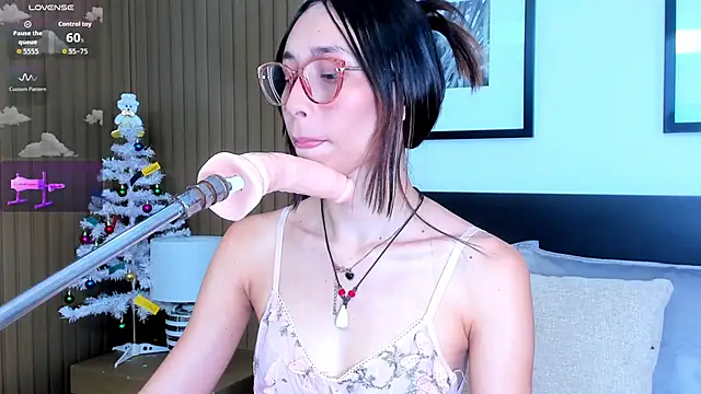 doll bella  online show from December 14, 8:03 pm