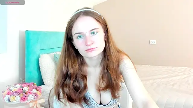 Snapshot of L1ittle_kitty_ chatting on September 23, 5:27 am L1ittle kitty  online show from September 23, 5:27 am