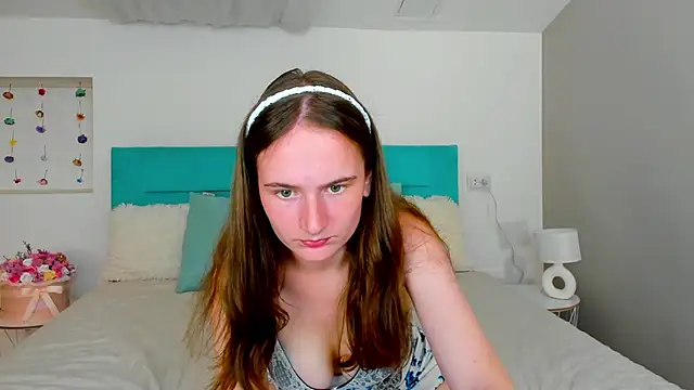 Snapshot of L1ittle_kitty_ chatting on September 21, 5:50 am L1ittle kitty  online show from September 21, 5:50 am