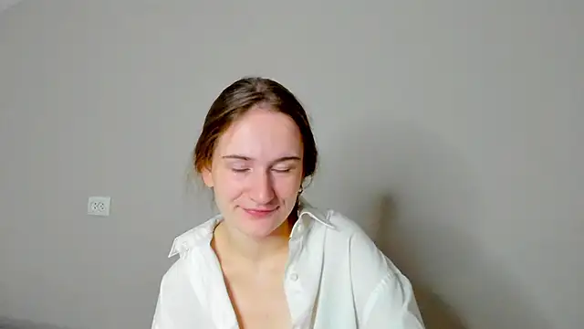 Snapshot of L1ittle_kitty_ chatting on September 29, 6:18 am L1ittle kitty  online show from September 29, 6:18 am