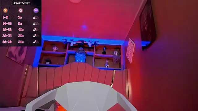 Snapshot of Lucy_Williiams chatting on October 15, 11:57 am Lucy Williiams online show from October 15, 11:57 am