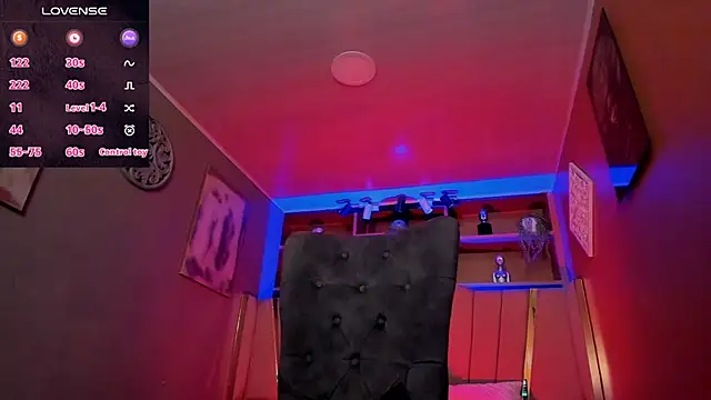 Snapshot of Lucy_Williiams chatting on October 8, 12:09 pm Lucy Williiams online show from October 8, 12:09 pm