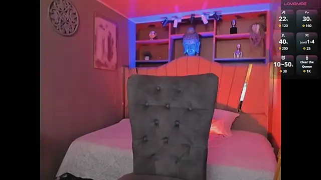 Snapshot of Lucy_Williiams chatting on October 20, 11:13 am Lucy Williiams online show from October 20, 11:13 am