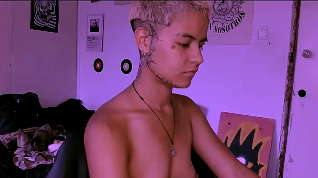 alex one888 online show from April 4, 8:40 pm