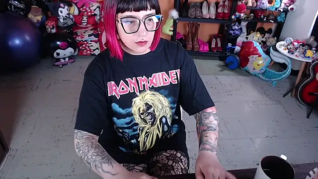 Snapshot of MissMiia2 chatting on October 23, 2:34 pm MissMiia2 online show from October 23, 2:34 pm