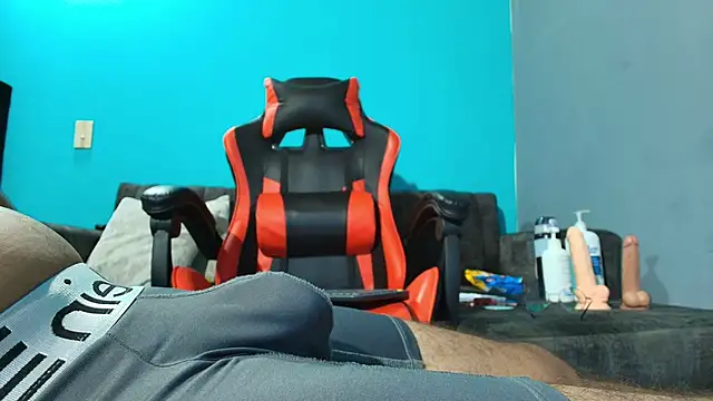 skinny and boyfriend online show from December 15, 4:34 pm