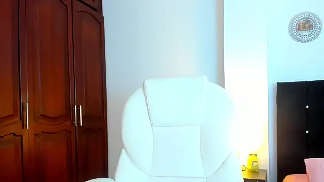 kathyajhonss online show from July 15, 11:42 pm