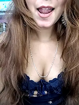 Its ur Ayesha online show from November 7, 4:12 pm