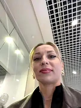 Diamond Bunny  online show from November 20, 3:35 pm