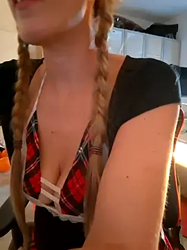 Snapshot of SexyLayla1 chatting on October 11, 5:59 pm SexyLayla1 online show from October 11, 5:59 pm