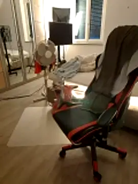 SexyLayla1 online show from April 14, 4:18 pm