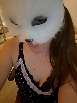 SexyLayla1 online show from April 11, 7:45 am